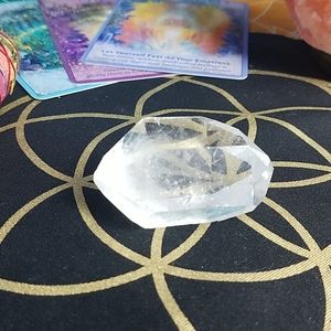 🌠Reiki Charged🌠 Clear quartz crystal 2.25"